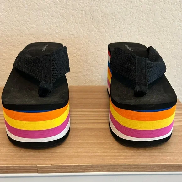Jeffrey Campbell Wavin Rainbow Platform Flip Flop Size 10 - Picture 7 of 8